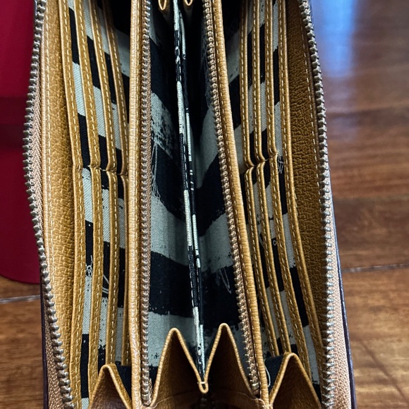 Vivienne Westwood Tan Leather Wallet - Picture 8 of 11